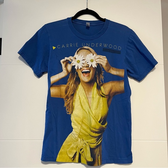 Carrie Underwood Tour Tee Shirt - Picture 1 of 14